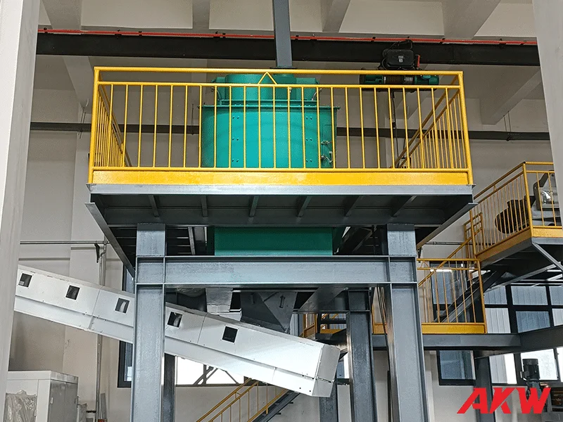 Intensive mixer for refractory materials